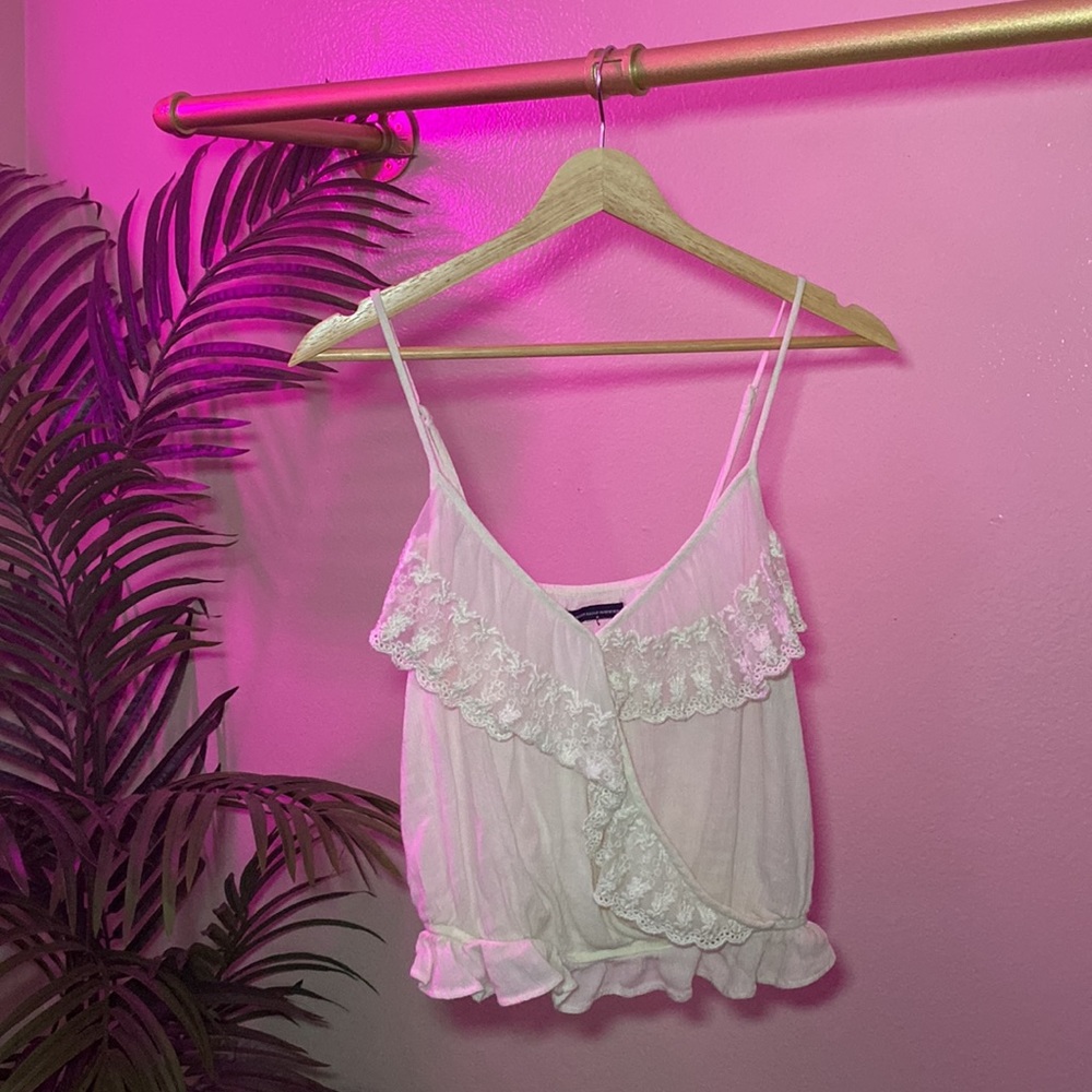 AMERICAN EAGLE - WHITE LACE V-NECK TANK TOP - Picture 12 of 16